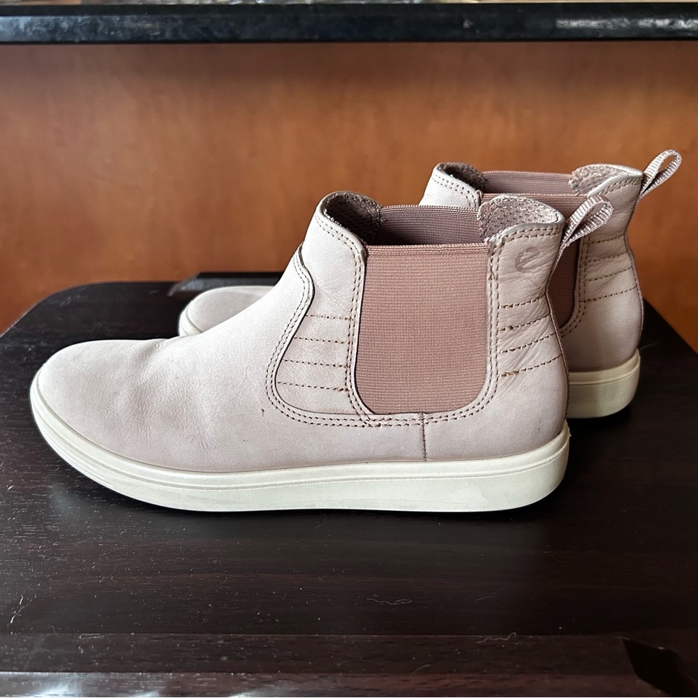 Ecco Pale Pink Ankle Sneaker Boots